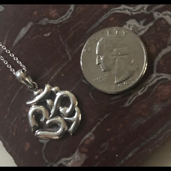 sterling silver Buddhist pendant with silver chain - Picture 4 of 4